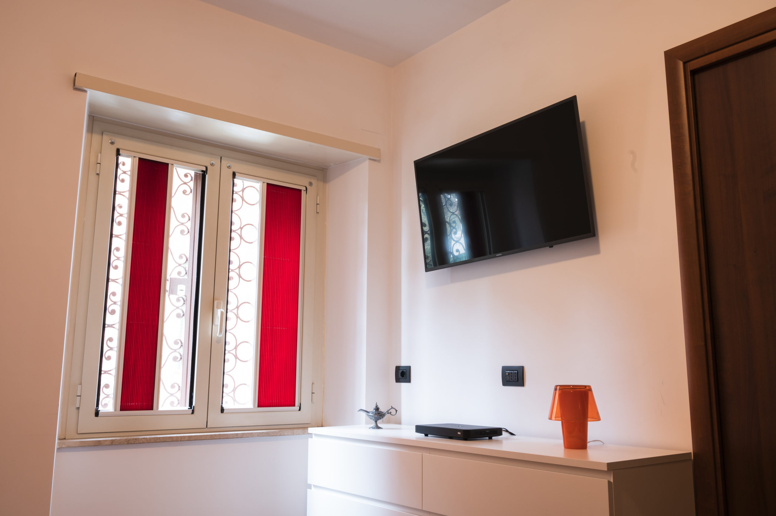 Asta Per Tende Oscuranti Curva Regolabile 71-122 Cm – Nera, Resistente, Per Camere E Bovindo